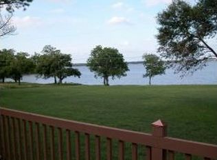 204 Lakeshore Rd, Shady Shores, TX 76208