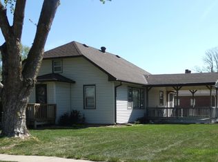 420 Maple St, Friend, NE 68359