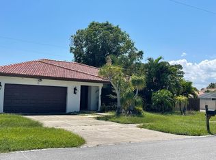 2 Burning Tree Ln, Boca Raton, FL 33431