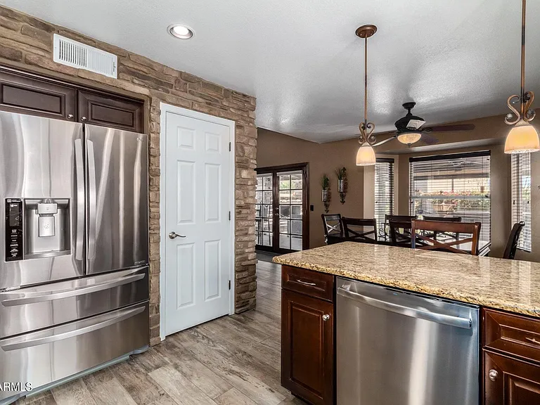 2911 E Windmere Dr — Photo 9