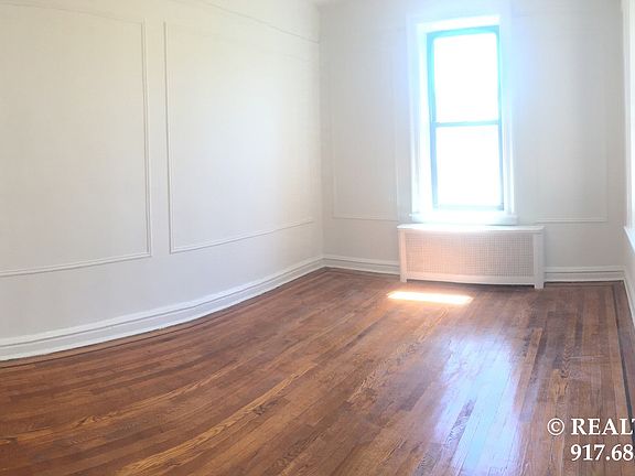 5th image of 2808 35th St APT 4A