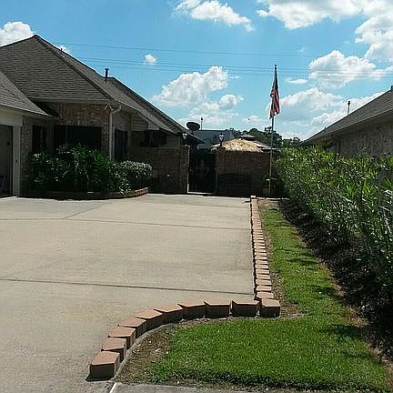 2nd image of 195 Pecanwood Dr