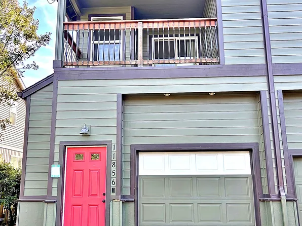 11856 SE Pine St, Portland, OR 97216