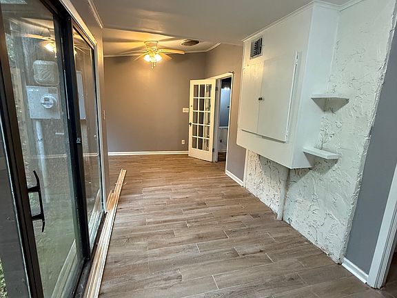 3rd image of 723 Highland Square Dr