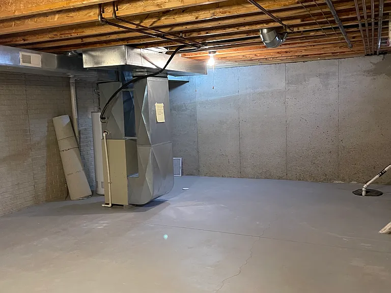 16713 Kensington Dr — Photo 47
