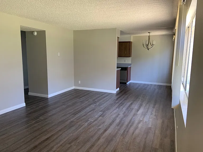 1675 Chapel Dr — Photo 21