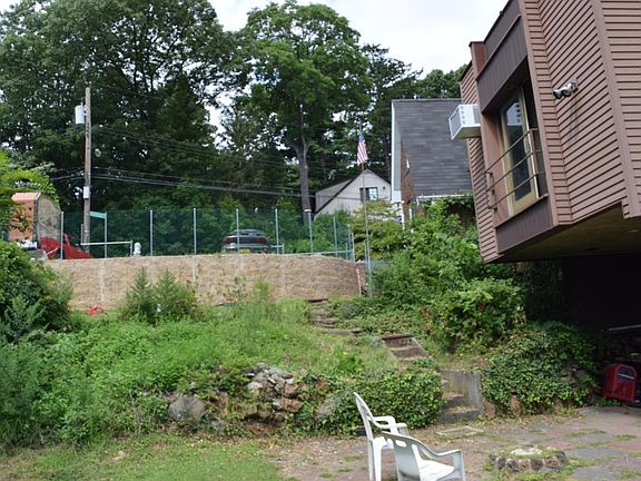 4th image of 43 Woodside Ave