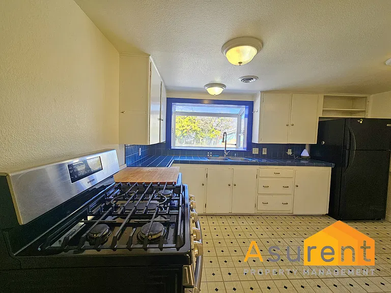 459 Willow St — Photo 8