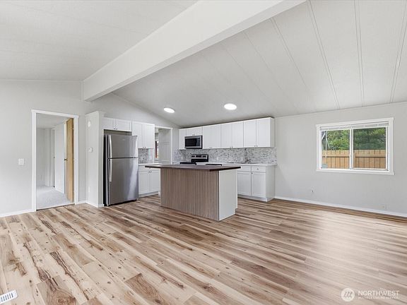 5th image of 17828 115th Street NE