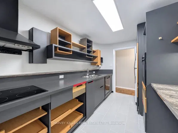 65 Old Mill Rd #1B, Toronto, ON M8X 1G9