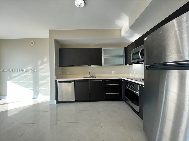 90 SW 3rd St #1710 — Photo 3