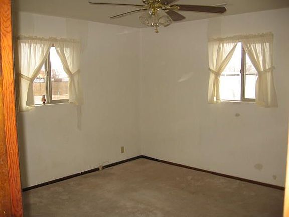 2nd image of 3201 N Lynx Lake Dr