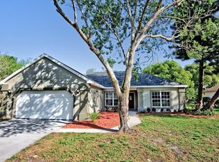 2614 Gables Dr, Eustis, FL 32726
