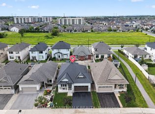 522 Ace St, Ottawa, ON K2V0E8