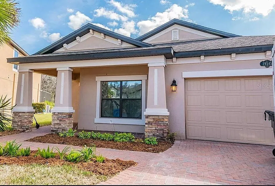 4 bed, 2094 sqft, $2,700 — Photo 3