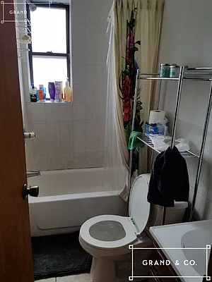 Rented by Grand & Co. | media 21