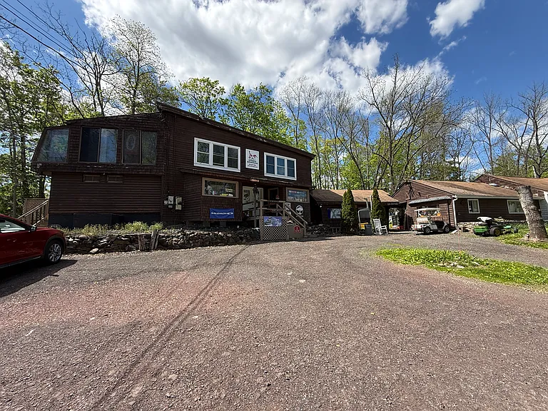 120 Village Dr — Photo 55