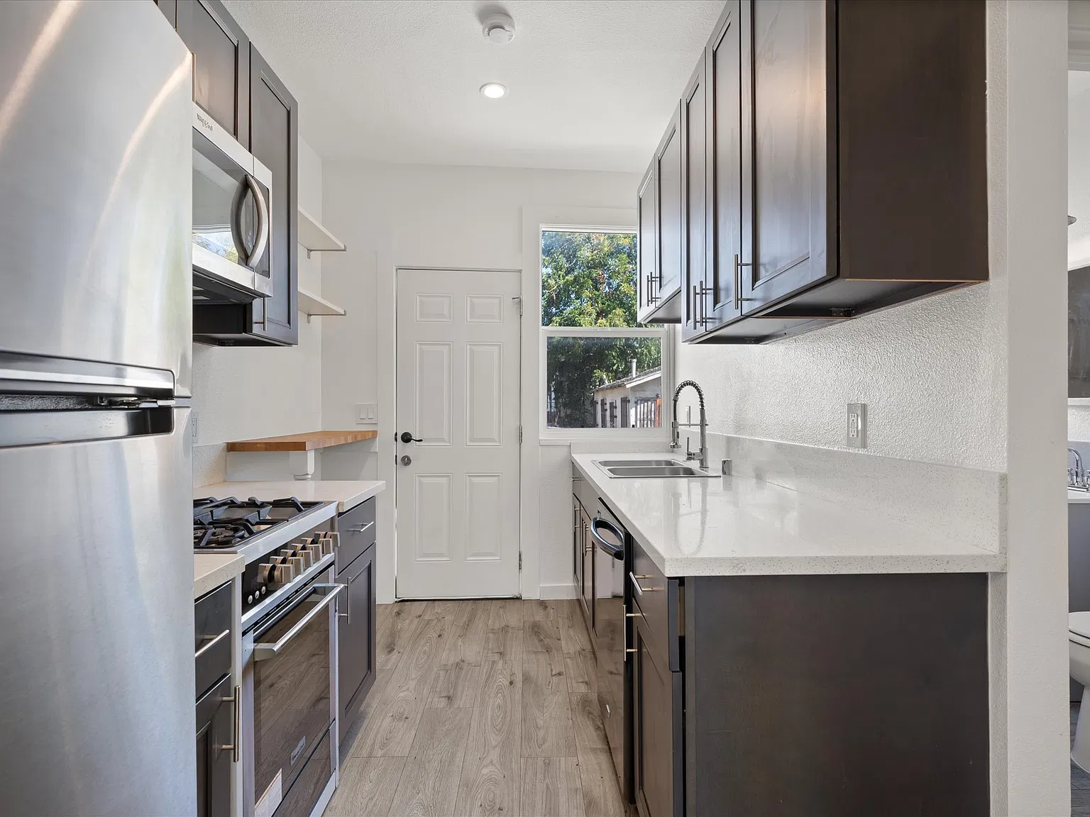 1 bed, 400 sqft, $1,697 — Photo 1