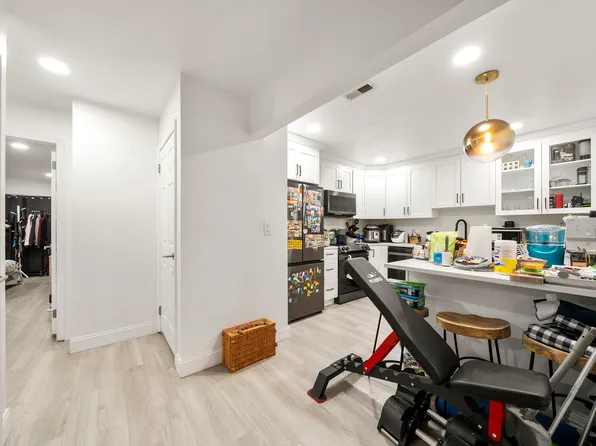 1420 Westgate Drive image 4 of 19