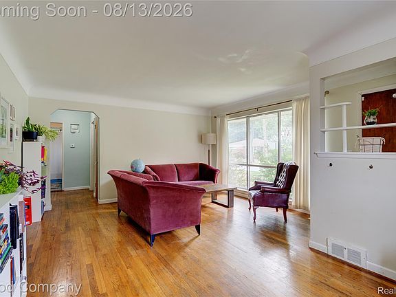 2nd image of 220 N Webik Ave