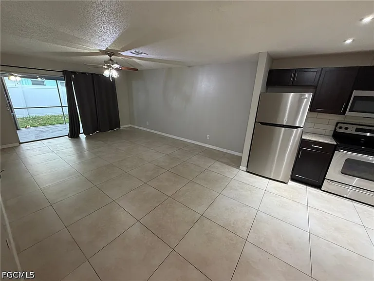 702 SE 47th St #2 — Photo 5