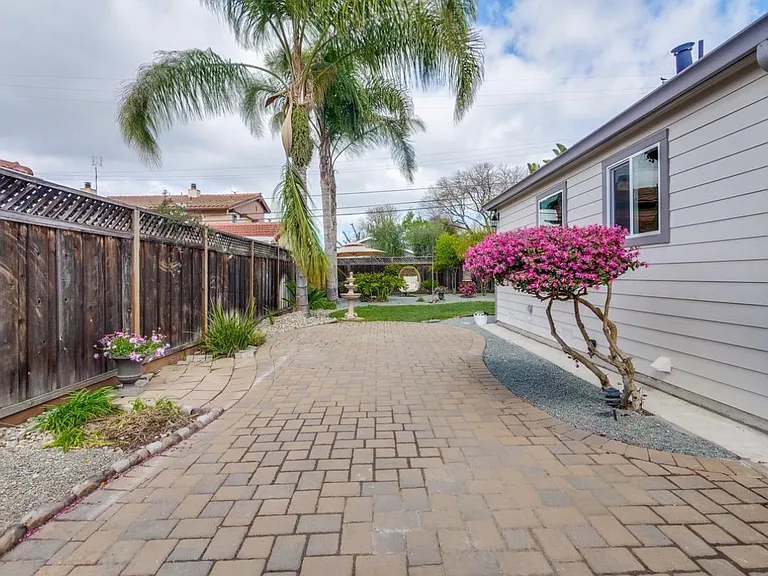 951 Camino Dr — Photo 19
