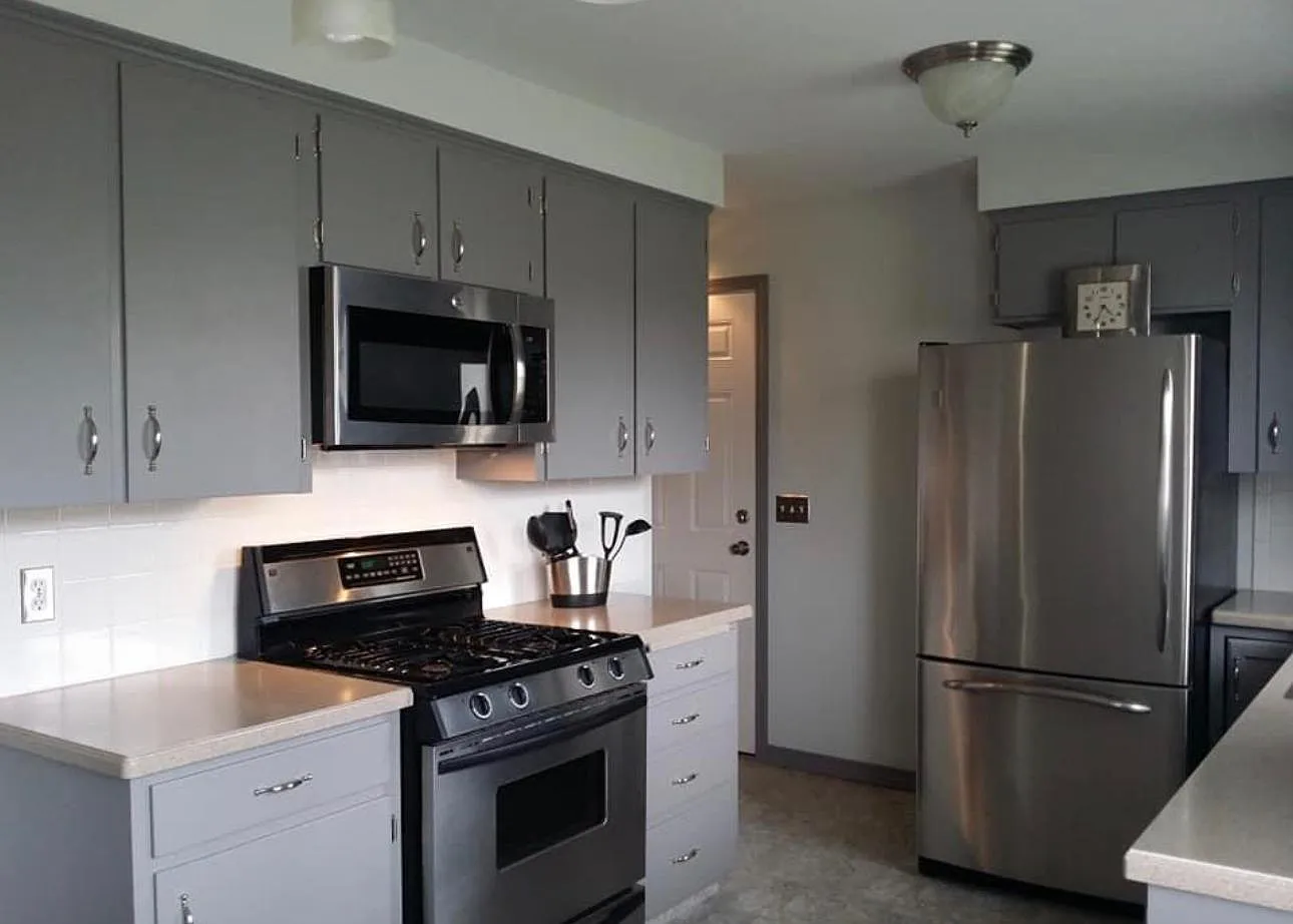 3 bed, 1.5 bath, 988 sqft, $1,700 — Photo 2