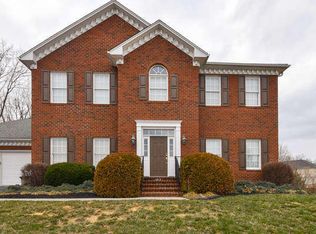 1813 Hanging Rock Ct, Salem, VA 24153