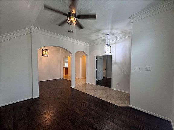 4th image of 9023 Kinnel Ln