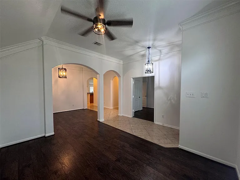9023 Kinnel Ln — Photo 4