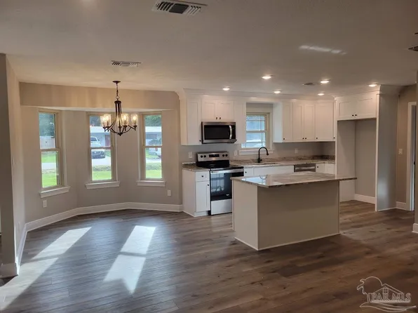 2975 N 16th Ave, Milton, FL 32583