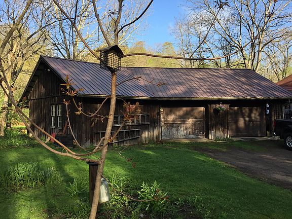 2 bays + space for workshop