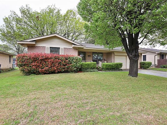 3rd image of 2521 Robin Ln