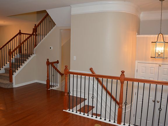 4th image of 208 Balaban Cir