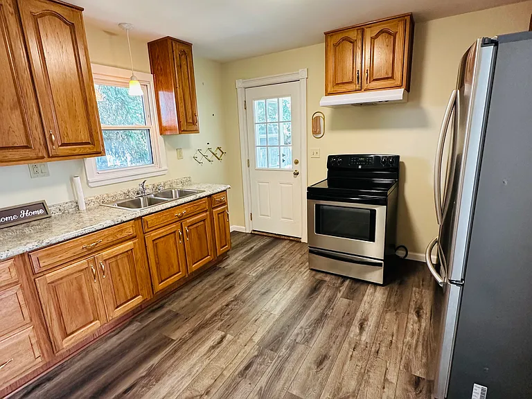 121 Lincoln Ct #1 — Photo 4