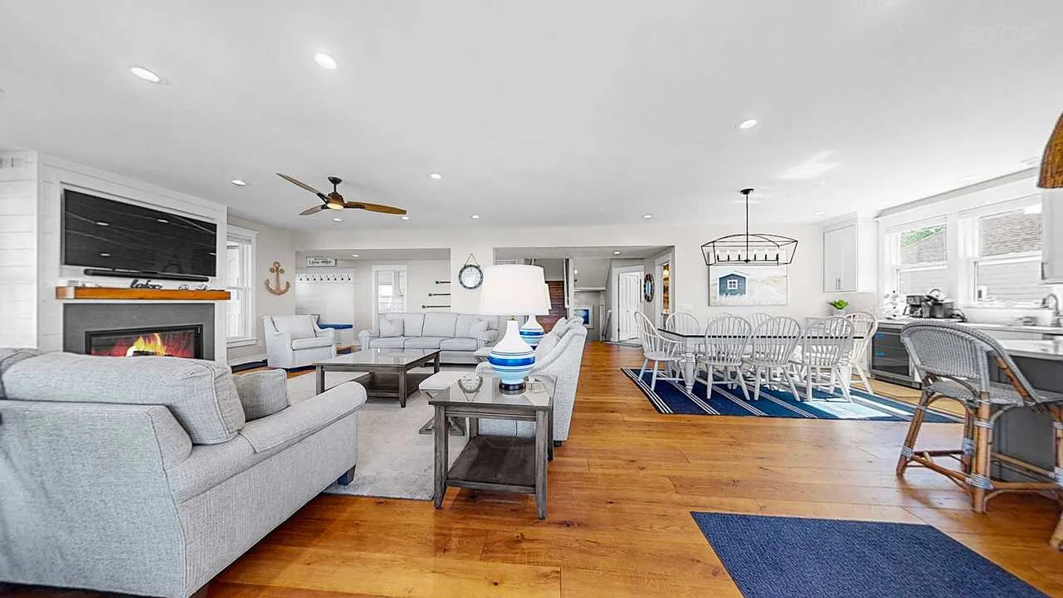 6 bed, 7.0 bath, 4994 sqft, $33,510 — Photo 2