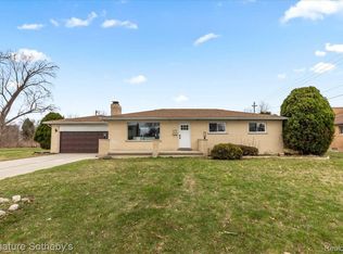 275 Clinton River Dr, Mount Clemens, MI 48043