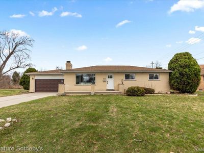 275 Clinton River Dr, Mount Clemens, MI, 48043