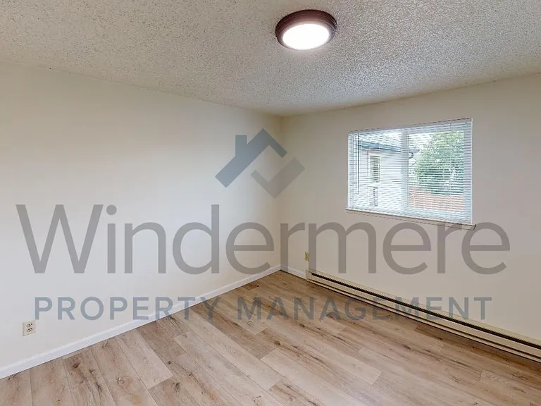 925 S College Ave — Photo 7