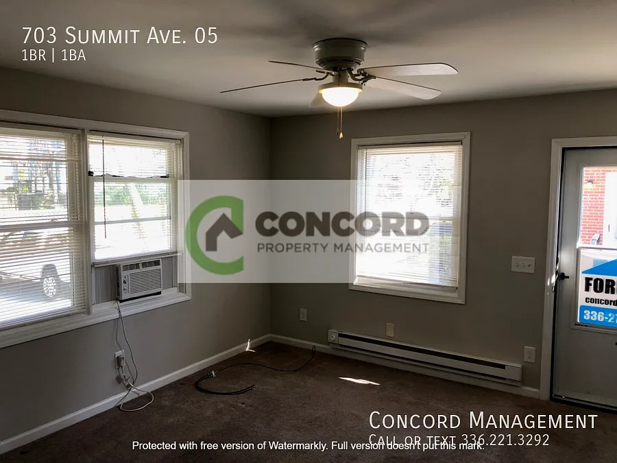703 Summit Ave. - 05/Concordmgmt. Be aware of scams — Photo 4