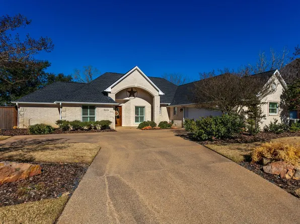 9223 Brookwater Cir, College Station, TX 77845