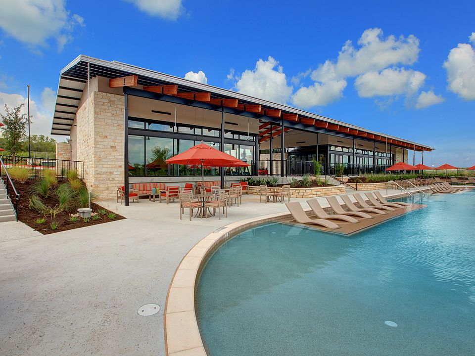 The resort-style swimming pool at Whisper Valley.
