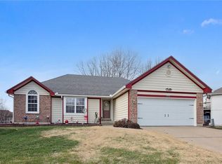 716 Meadow Ln, Raymore, MO 64083