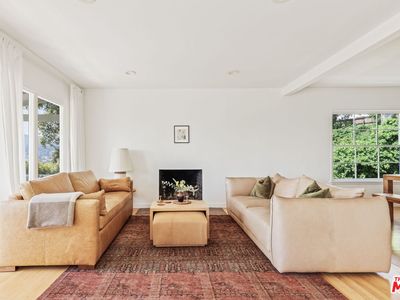 3915 Clayton Ave, Los Angeles, CA, 90027