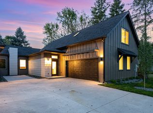 11046 Upper 33rd St N #B, Lake Elmo, MN 55042