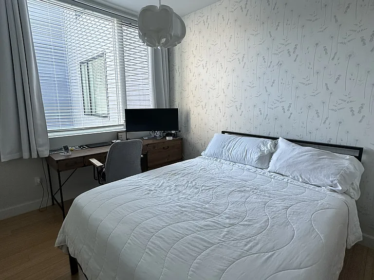321 W 2nd St #10 — Photo 13