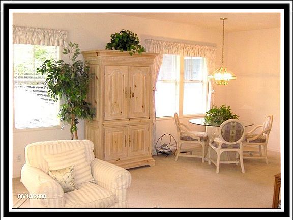 Living/Dining Area