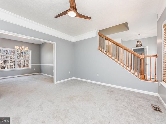 3rd image of 10401 Dana Ct