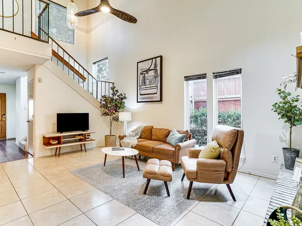 1441 Palmnold Cir W, Fort Worth, TX 76120