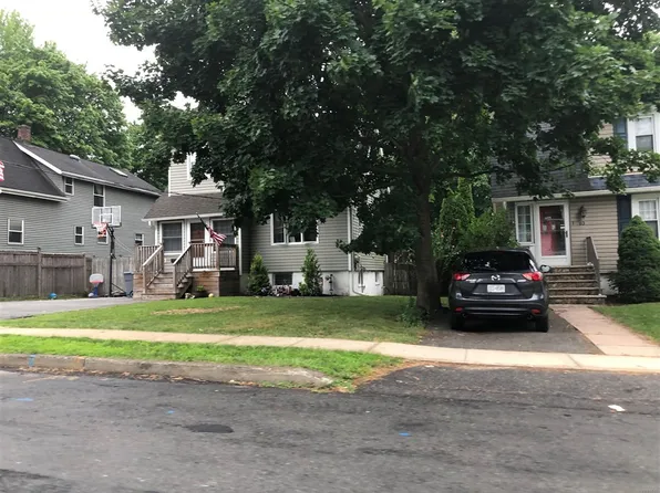 59 Lincoln Ave, Pearl River, NY 10965